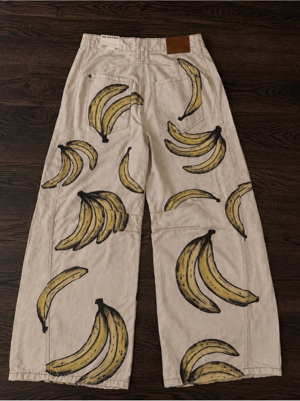 We the Free Good Luck Printed Barrel Jeans in Go Bananas Sz 31 - Picture 2 of 6